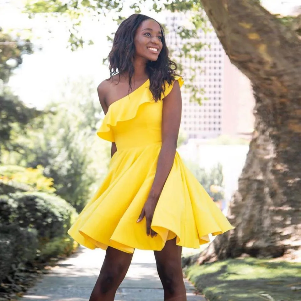 Yellow Prom Dresses Short One Shoulder Black Girls Simple Party Dress Vestido de Graduation 2021 Satin Homecoming Dress