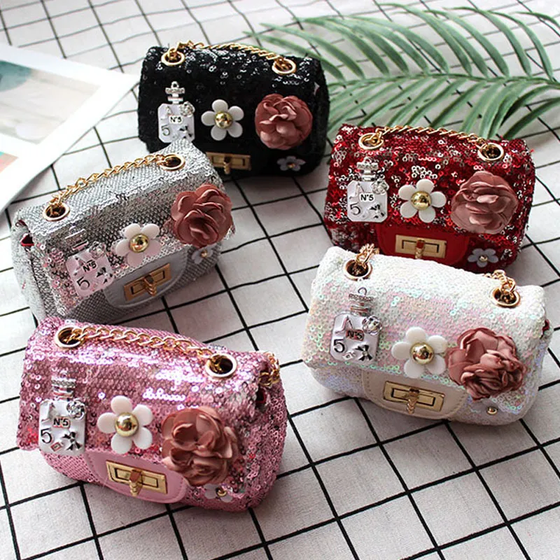 Mode Kids Handväskor 2019 Nyaste Baby Girls Sequins Flowers Cross-Body Bags Mini Princess Coin Purses Gulliga Mini Candy Väskor Barn Presenter