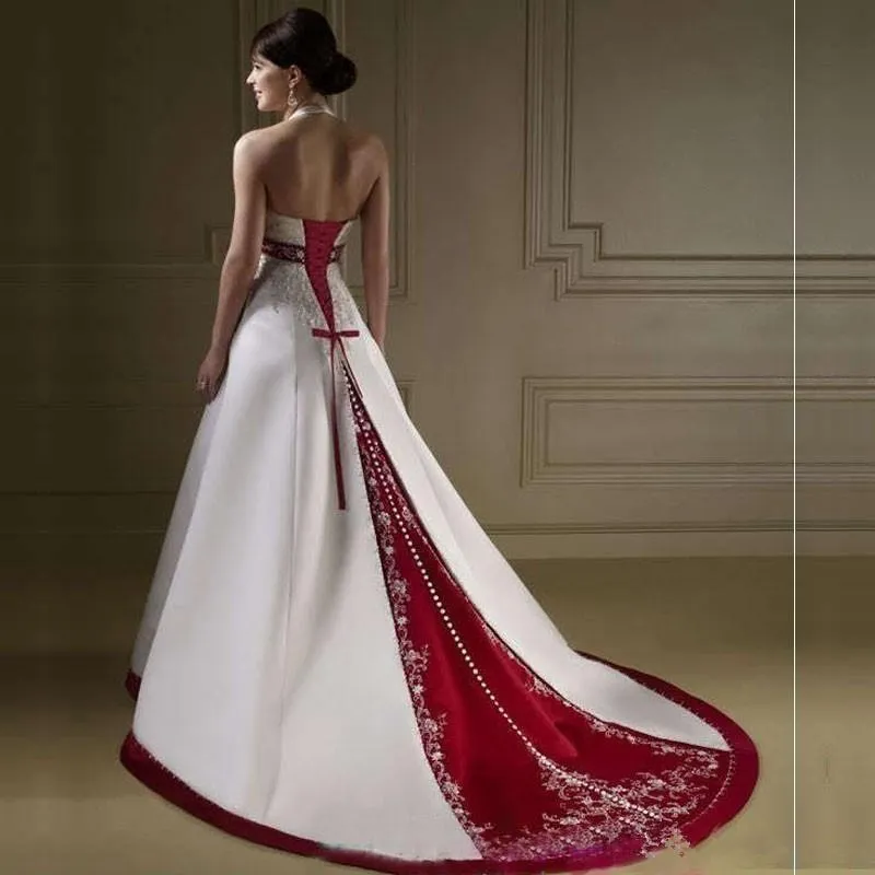 Vintage Red White Satin A Line Wedding Dresses 2023 Halter Stain Pärled Brodery Lace-Up Back Court Train Country Wedding Gown289h