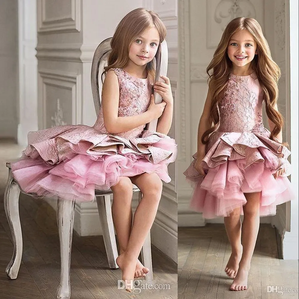 New Hot Short Pink Flower Girls Dresses Toddler For Weddings Jewel Neck Lace Appliques Tiered Ruffles Birthday Children Girl Pageant Gowns