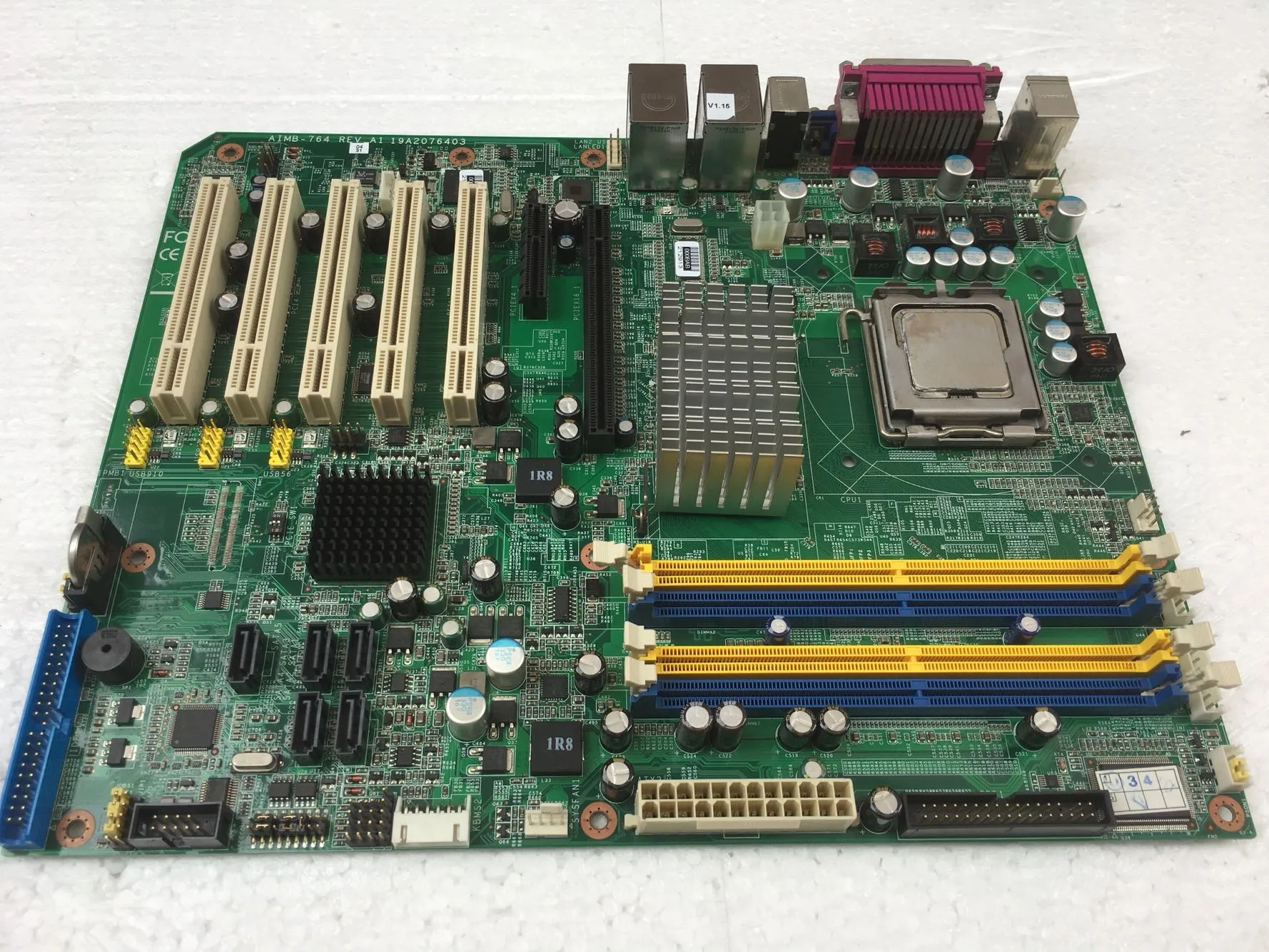 100% OK AIMB-764 Rev.A1 Carte mère IPC intégrée d'origine ATX Carte mère industrielle AIMB-764G2 5 * PCI 2 * COM 2 * LAN avec CPU RAM