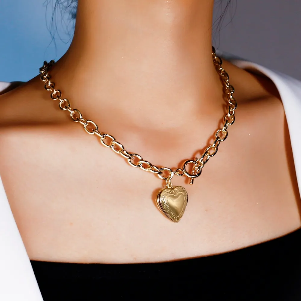 Thick chain on sale necklace with heart