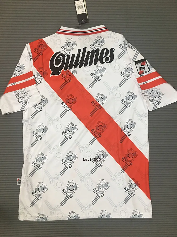 Maillot rétro RIVER PLATE 1996 FRANCESCOLI - Les Voyages En Ballon - Maillots de football vintage