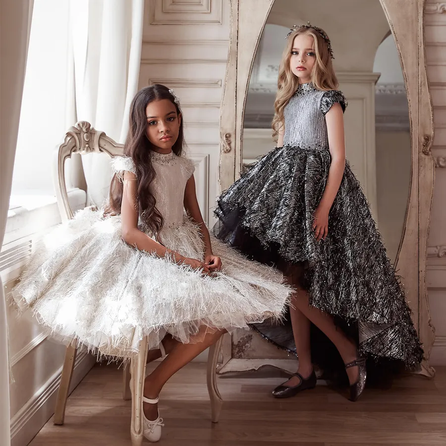 Mode Hög Låg Beaded Flower Girl Dresses For Wedding High Neck Toddler Pageant Gowns Custom Made Sequined Kids Prom Dress