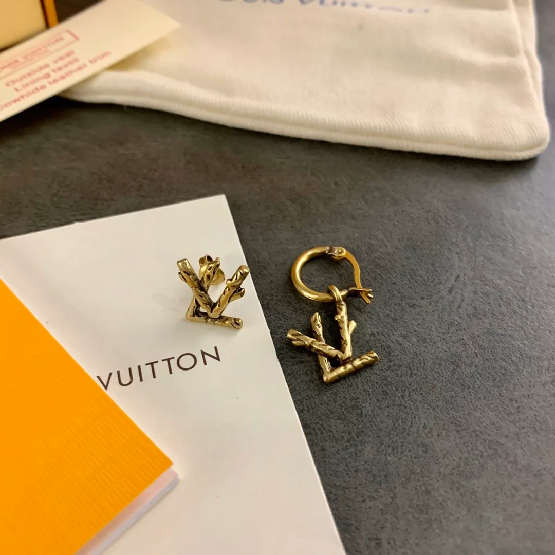 LOUIS VUITTON Pendientes De Diseño Cc Borla Aretes De Diseño De