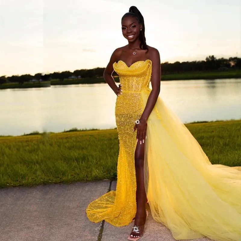 Prom dresses deals 2019 yellow