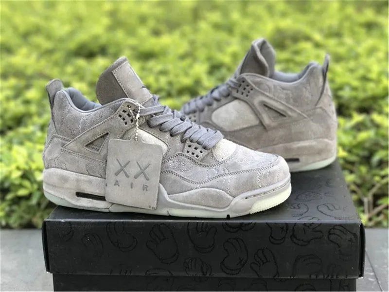 2022 Release Authentique 4 KAWS Air Cool Gris Hommes Chaussures De Plein Air Noir Glow In DARK Baskets De Sport Avec Boîte D'origine