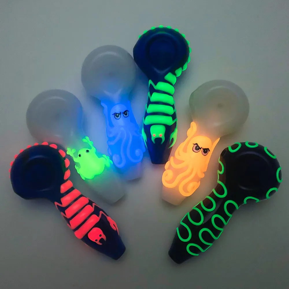 New Glow In Dark Glass Smoking Pipe 4.0inches Spoon Pipe Luminous Hand Pipe Oil Burner Smoking Accessories