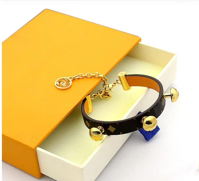 Bracelets ronds en cuir véritable de qualité supérieure avec accessoires de sac en or design pour femmes bracelets imprimés de fleurs marques nommées bijoux