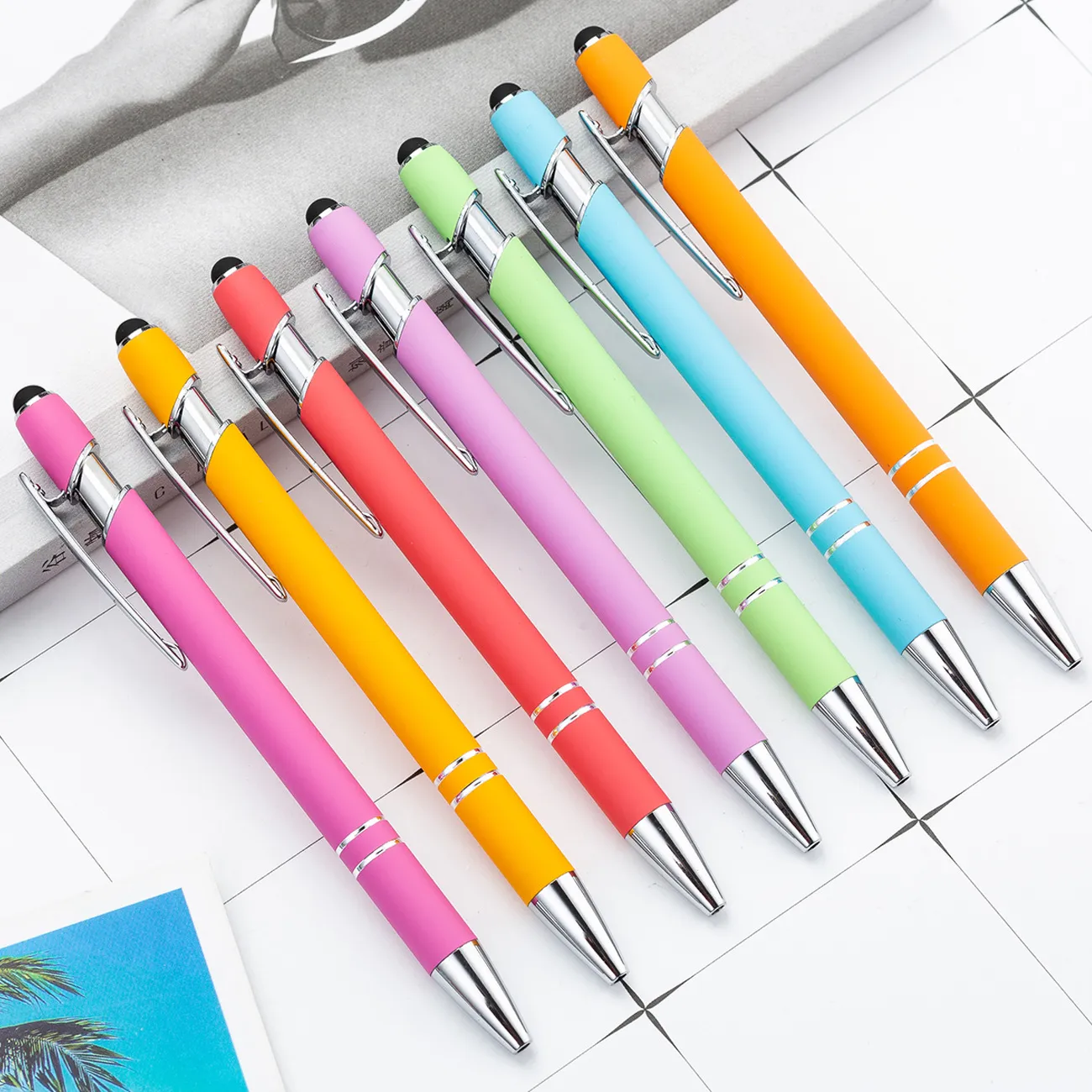 تشكيلة ألوان الباستيل بالمطاط السطحية الخصم الترويجية قلم 2 في 1 لينة من المطاط يتوهم المعادن ستايلس القلم الدفع ل 3ds
