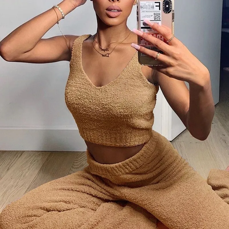 Women s 2 Piece Plush Knitted Sweater Set V Neck Sleeveless Crop Top and Pants Set
