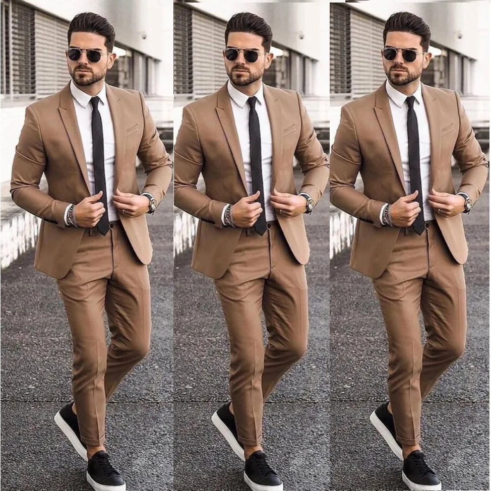 Nuevos Elegantes Chaquetas Traje Barato De Color Caqui De Los Hombres De  Pantalón Chaqueta Prom Party 2 Piezas Trajes De Boda Del Novio De La Solapa  Con Muescas Para Hombre De Esmoquin