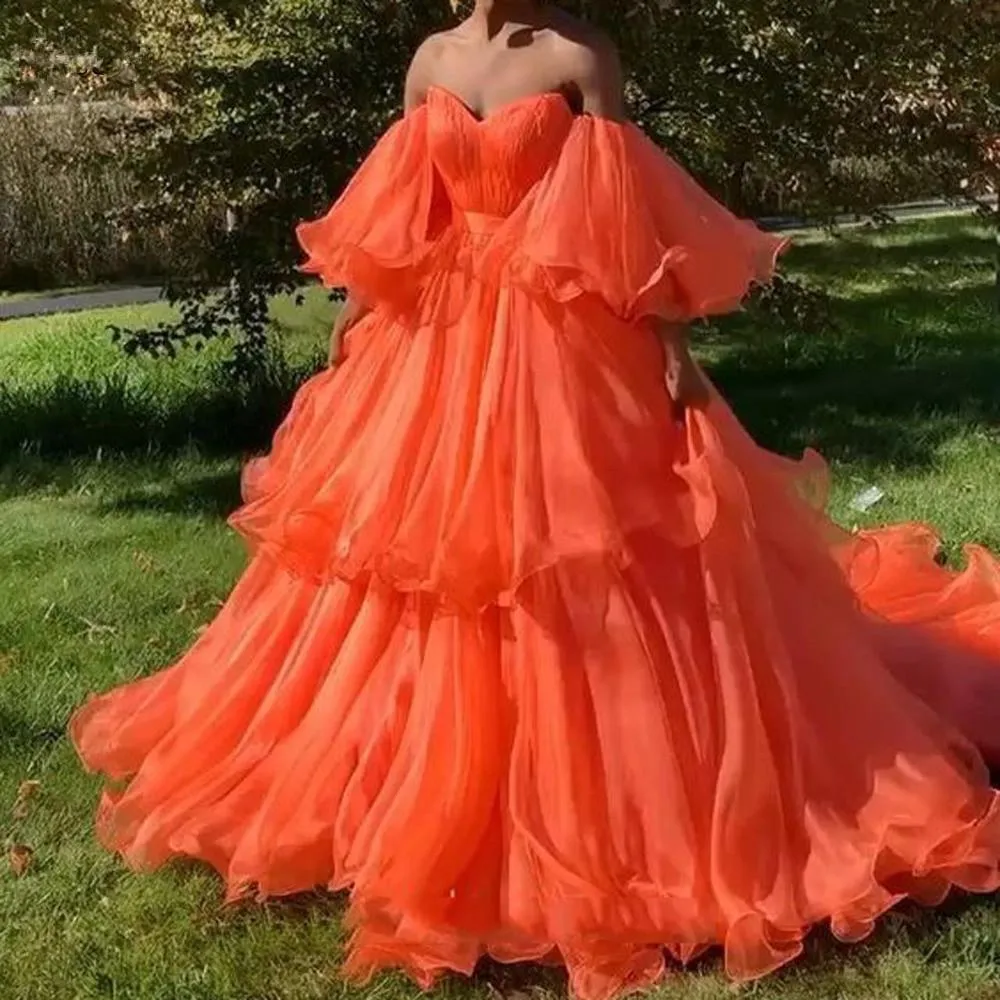 Chic fire oranje tiered tutu prom jurken lange off schouder met gezwollen 3/4 mouwen formele jurken avond vestidos de fiesta gewaden de soirée
