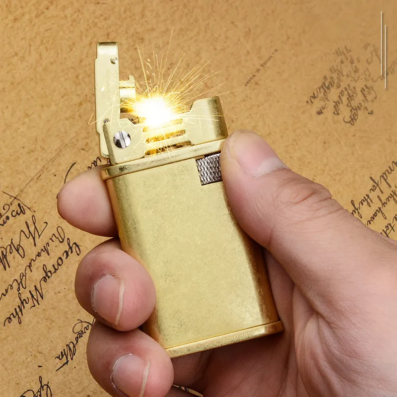 oil cigarette lighter Retro Copper Kerosene Oil Lighter Metal Windproof Brass Flint Cigarette  Cigar Lighter 64x37x14.5mm 86g from Dhgate Lighters