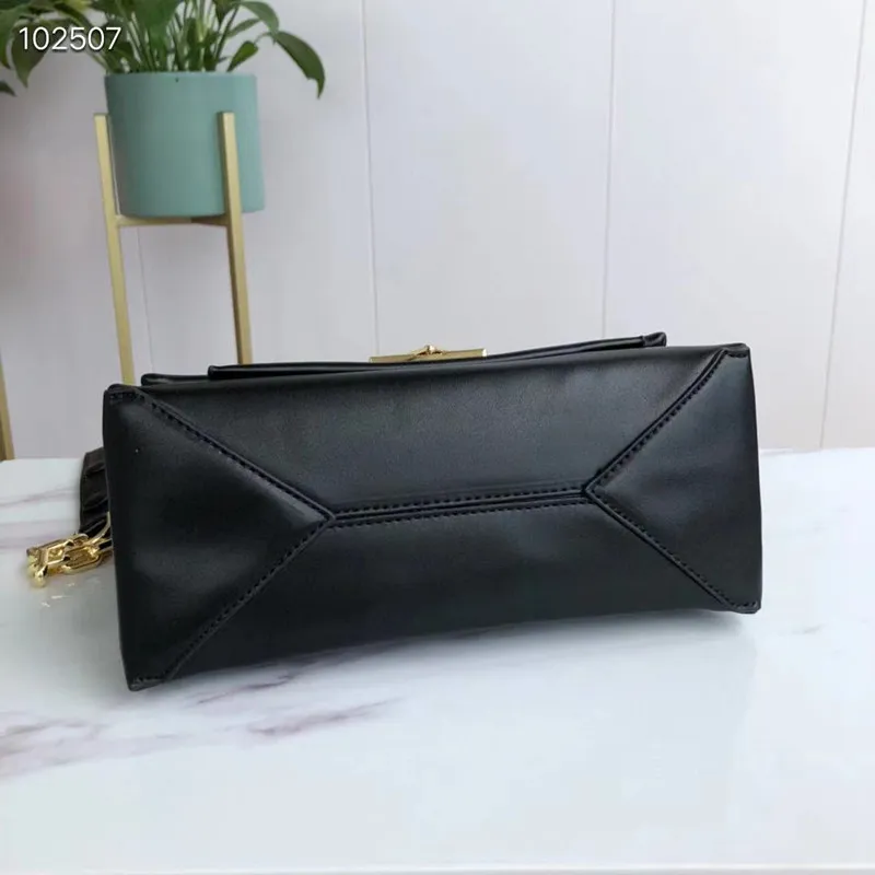 2019 new designer fashion chain shoulder bag messenger bag best quality ladies diagonal handbag handbag factory sale 
