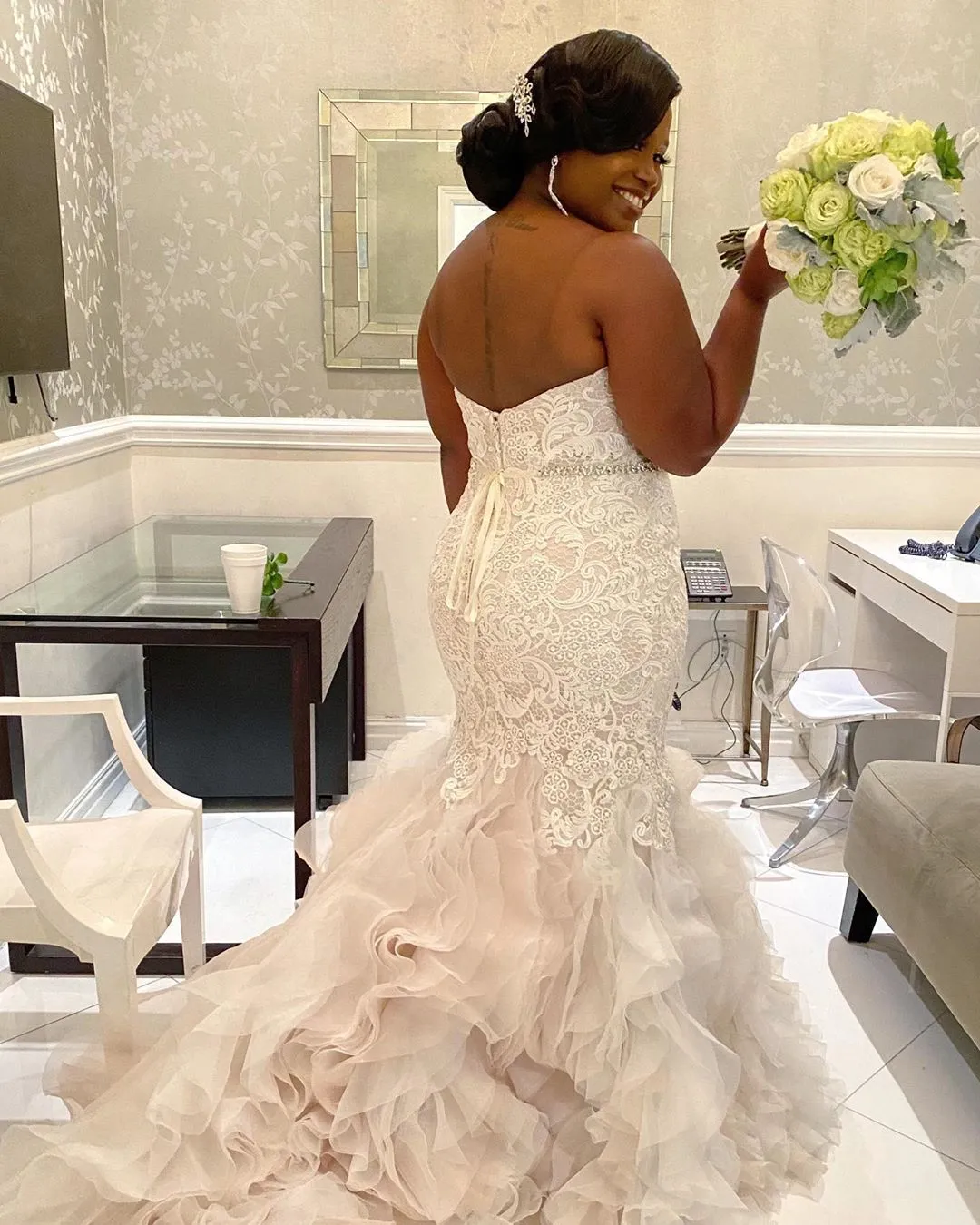 2020 Arabe Aso Ebi Taille Plus Cristaux de dentelle robes de mariage sirène Tulle Vintage mariée Robes sexy Robes de mariée ZJ0145