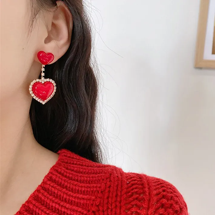 Boucles d'oreilles rétro en perles d'amour pour femmes, boucles d'oreilles longues de tempérament coréen en maille de diamant rouge, vente en gros, 2020