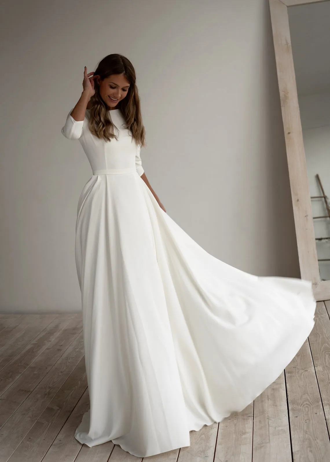 2020 A-line Crepe Modest Wedding Dress Long Sleeves Pockest Sweep Trainシンプルなエレガントな非公式の自由ho放なガウンスリーブカスタムM293B