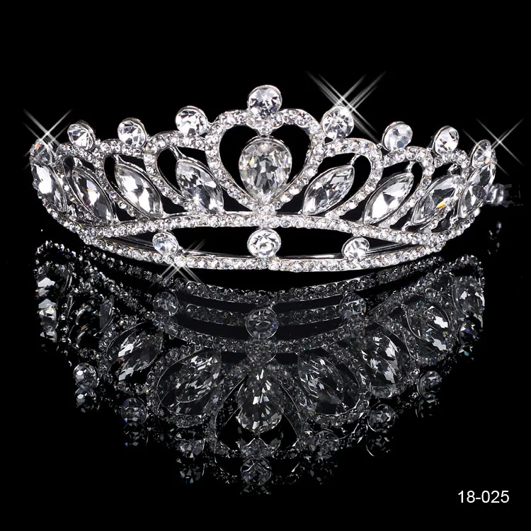 18025 CLSSIC Hair Tiaras I lager Billiga Diamant Rhinestone Bröllop Crown Hair Band Tiara Bridal Prom Evening Smycken Huvudstycken