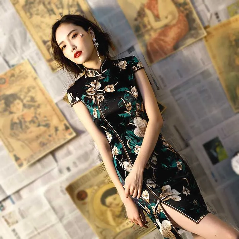 Moden vintage svart cheongsam klänning kvinna traditionella kinesiska klänningar klassisk snett slits kostym sommar party vestido