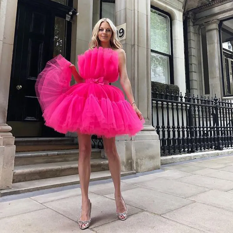 Hot Sale Short Cocktail Klänningar 2020 Baby Rosa Hot Pink Extra Puffy Tulle Prom Klänning Flickor Över Knä En Linje Kväll Formell Party Gowns