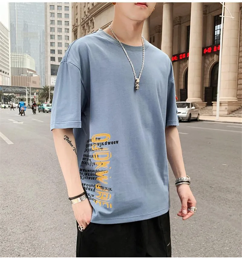 رجل نصف الأكمام t-shirt الصيف الأزياء النسخة الكورية قصيرة الأكمام جولة الرقبة بلايز مصمم ربيع جديد حار الذكور عارضة المحملة أعلى القمصان