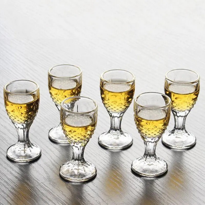 6PCS Bicchiere da liquore Creative Spirits Vino Mini Bicchieri di vetro Bicchieri per feste Bere una piccola tazza spessa affascinante