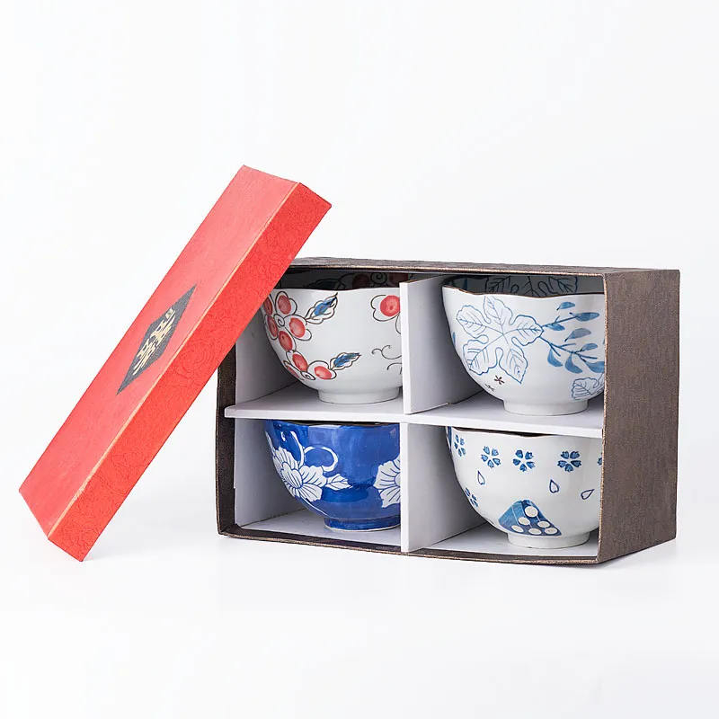 مجموعة عطلان ياباني زرقاء وبيضاء من 4 بوصة من الأدوات الخزفية لحساء الأرز المعكرونة ذات النمط الآسيوي نمط زهرة مطلي باليد.