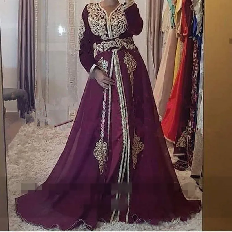 2020 Marokański Kaftan Długie Rękawy Suknie Wieczorowe V Neck Muzułmański Zirytowy Złoty Koronkowi Aplikacje Saudyjskie Arabskie Prom Suknie Formalne Abendkleider