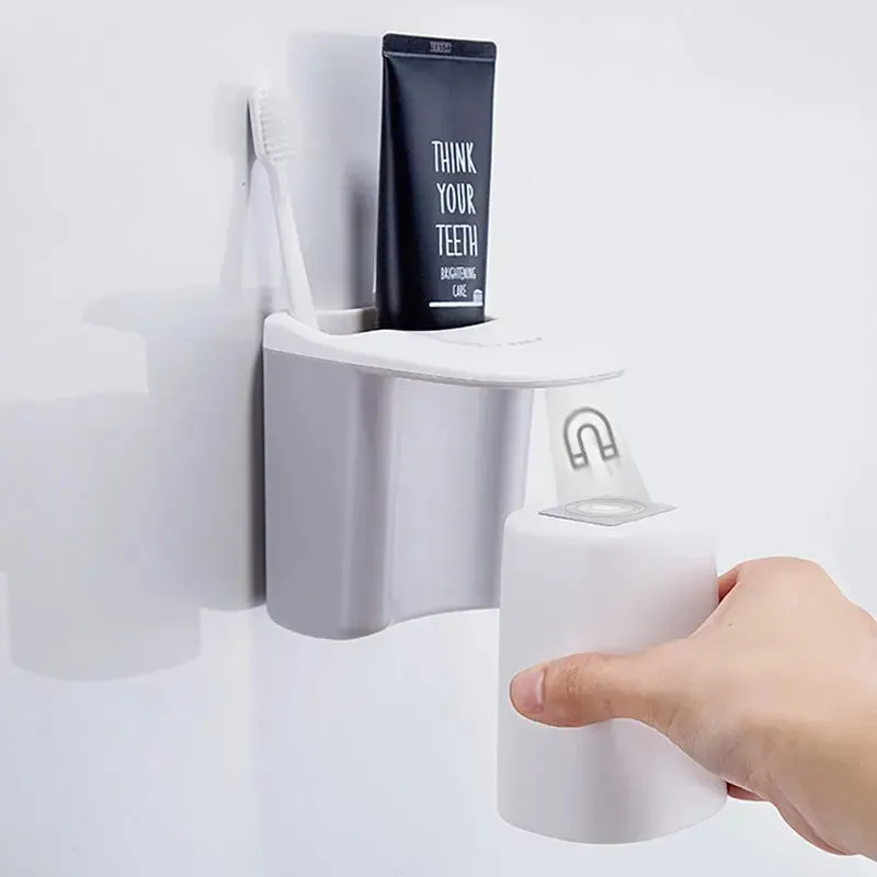 Automatisk magnetisk tandborsteh￥llare koppar v￤ggmonteringsstativ badrumsverktyg ingen stansning