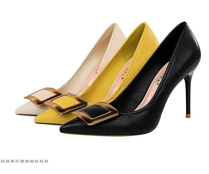Novo Gatinho Saltos Altos Primavera Sapatos Femininos Sapatos de Couro Patente Senhoras Sapatos Secty Castoso Stiletto