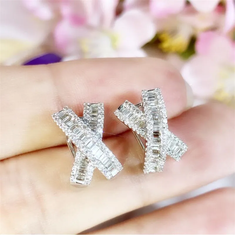 Ins Jóias de luxo mais vendidas Brinco de cruz de prata esterlina 925 Corte princesa Topázio branco CZ Diamante Gemstones Mulheres Brincos de clipe de casamento