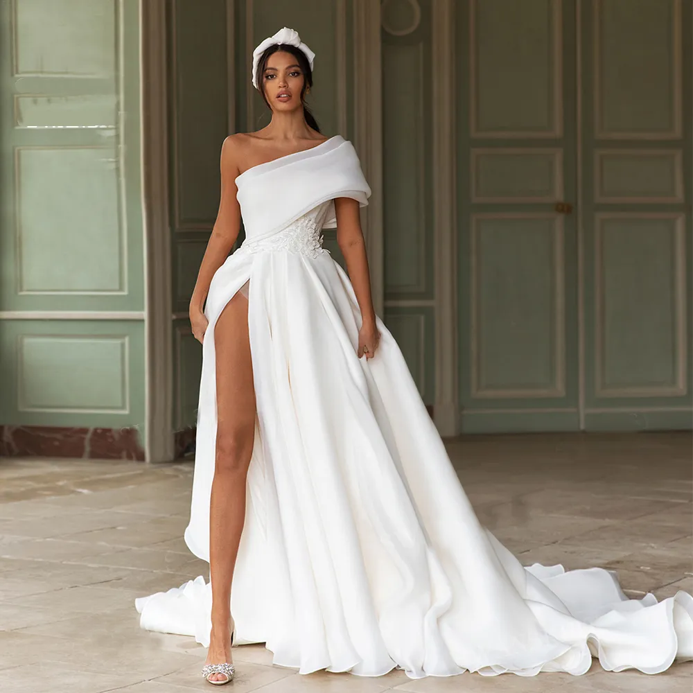 2021 Robes de mariée de mode une épaule sexy haute fente appliques dentelle robes de mariée sur mesure balayage train a-ligne robe de mariée207C