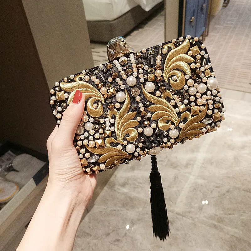 2020 new High-end dinner bag banquet clutch embroidered women's wedding handbags diamond clutch tassel feather bag diagonal246v