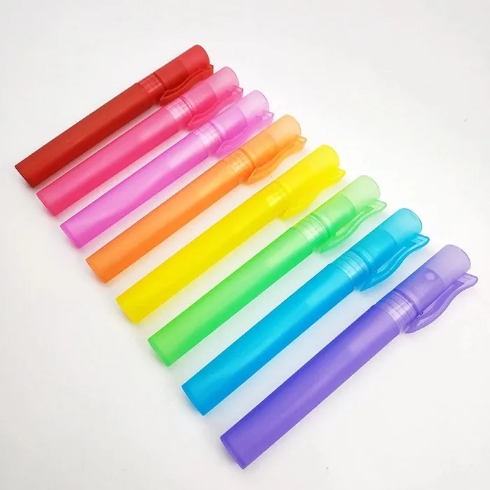 Hot Selling Mini Refillerbar 10ml Tom Parfymflaska Atomizer Mode Färgglada Plast Pen Clip Deodorant Flaskor