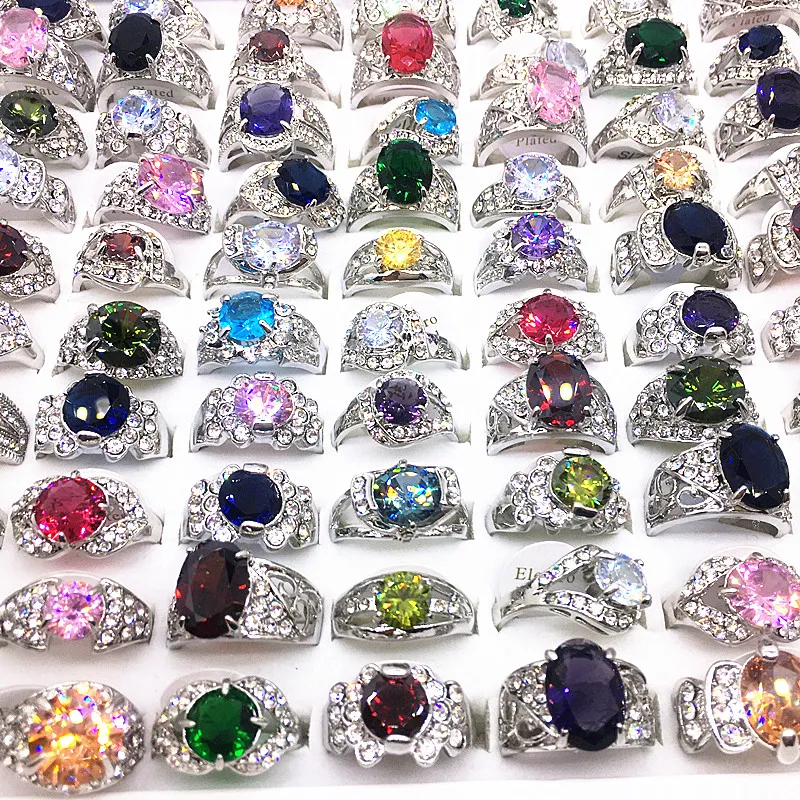 wholesale 20pcs / Lot Bagues Femmes Mode Argent Zircon Pierre Strass Métal Luxueux Bijoux Bague De Fiançailles De Mariage Bandes Brand New