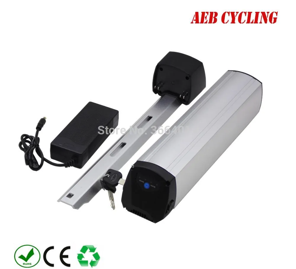 Spedizione gratuita e tasse per UE USA Cina Ebike Batteria agli ioni di litio 36V 10Ah slim down tube per fat tire bike city con caricabatterie