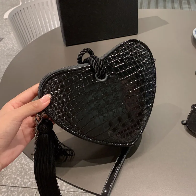 Heart Shaped Bag Shoulder Bag Chain Purse Crossbody Bag Women Cross Body Bags Sale Hot Fashion Bags