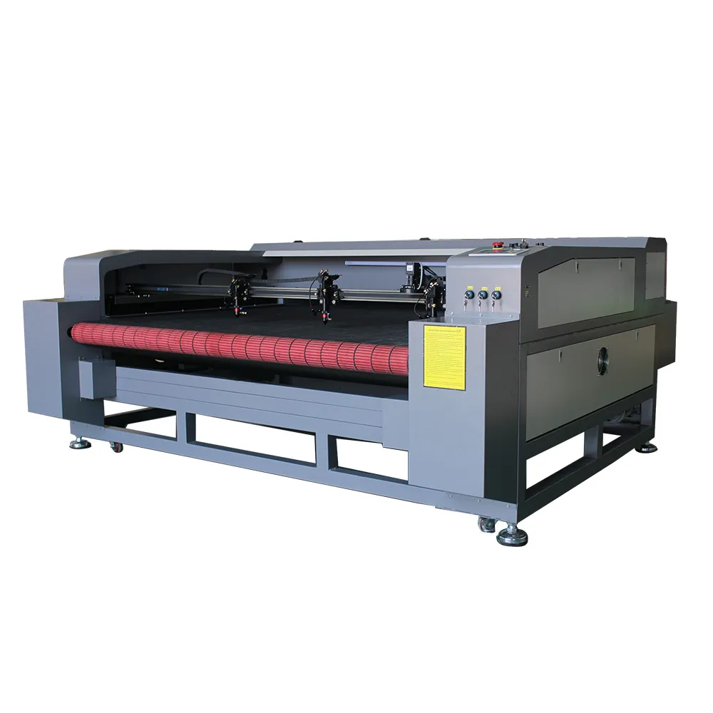 Stof textiel Autoofeed 1800 * 1000 * mm 80W 100W 130W 150W lasersnijmachine Drie hoofd CNC graveur apparatuur met CCD-camera