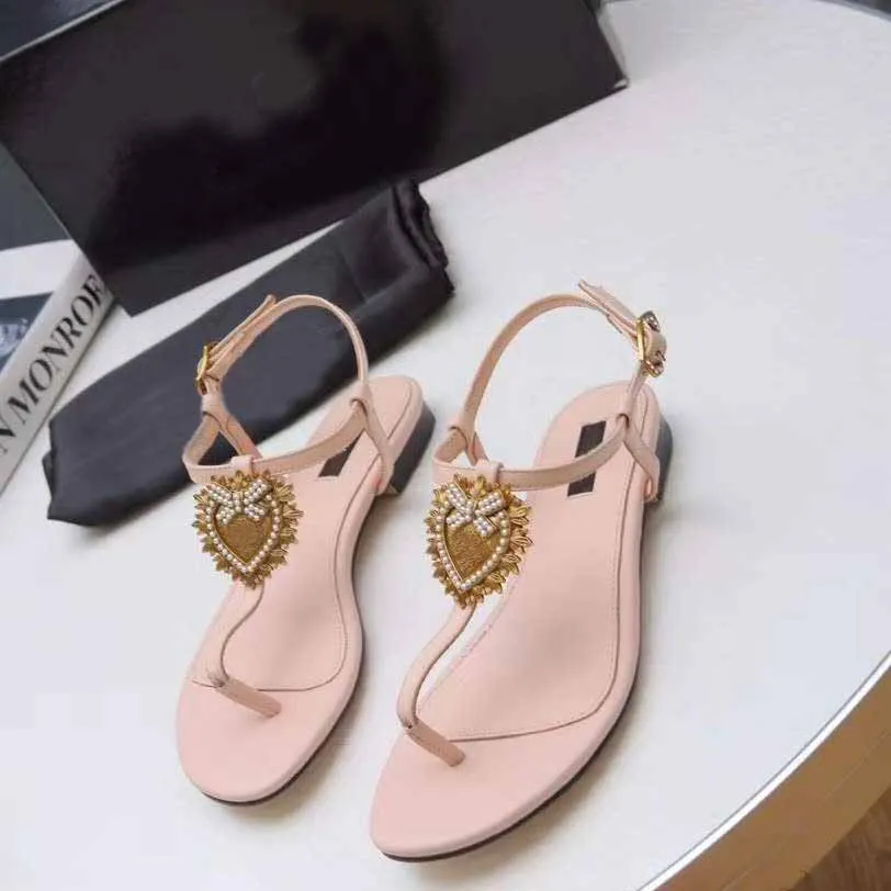 Summer beach fashion sandals female designer new flat slippers outdoor non-slip all-match dress flip flops with box large size 42