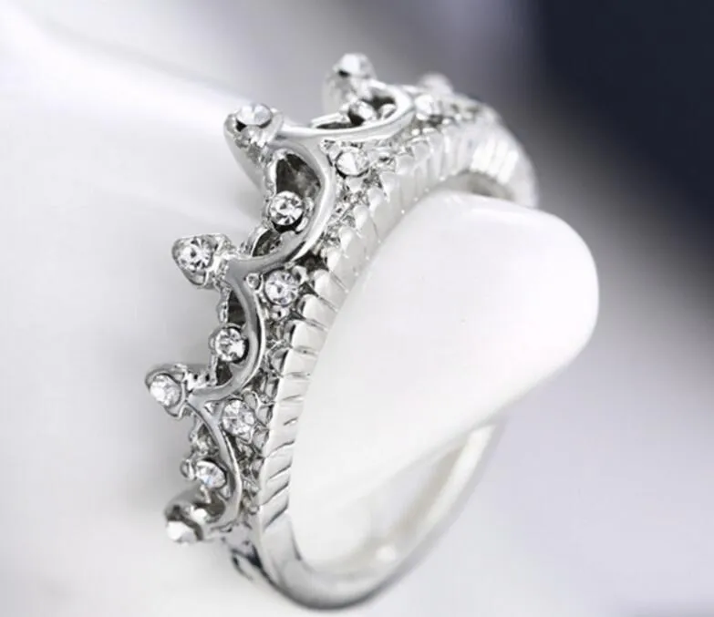Impression Silver Plated & Stainless Steel Pattern Queen Crown Ring for  Women(Silver) : Amazon.in: Fashion