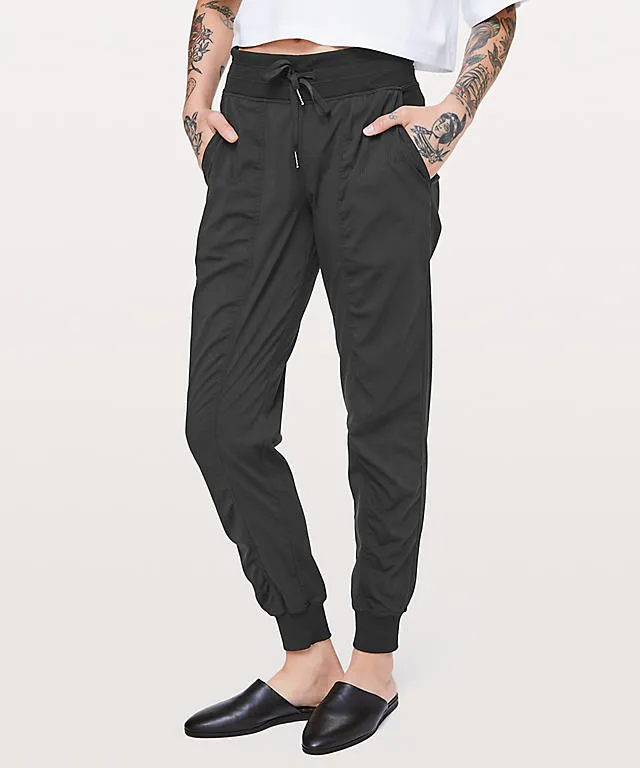 Womens Yoga Dance Studio Jogger 29 Loose Sports Running Trousers Mens With  Woven Pockets For Running, Gym, And Casual Wear Tig8368986 From G2be, $25.2