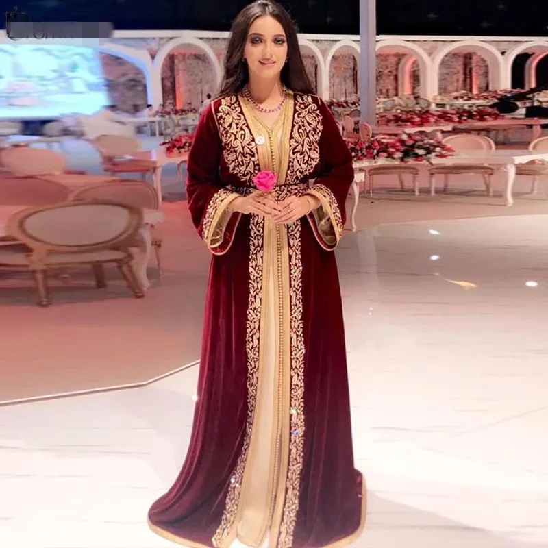 Marockansk Kaftan Burgundy Långärmade Evening Party Dresses V Neck Appliques A-Line Lace Islamic Dubai Muslim Evening Gown Formell Klänning