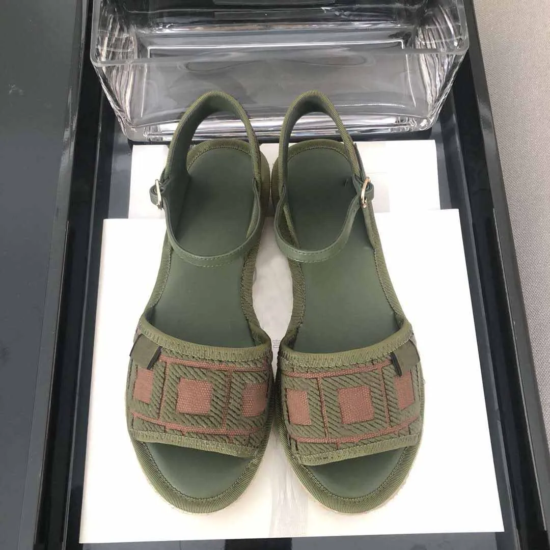 Классический дамы плоский каблук сандалии женские сандалии дизайнер моды Broad Bottom Холст обувь лето лодыжки ремень сандалии Большой размер с коробкой