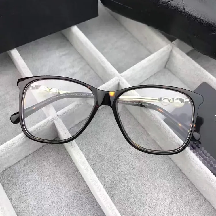 2020 Nieuwe modeontwerp elegante vrouwelijke parel-ingericht brillen frame HC3330 geïmporteerd plank frame voor recept glazen full-set case