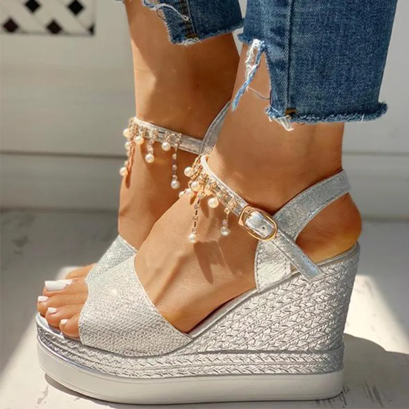 2019 Yeni Kadın Kama Sandalet Yaz Boncuk Çivili Detay Platformu Sandalet Toka Kayışı Peep Toe Kalın Alt Rahat Ayakkabılar Bayan Y200620