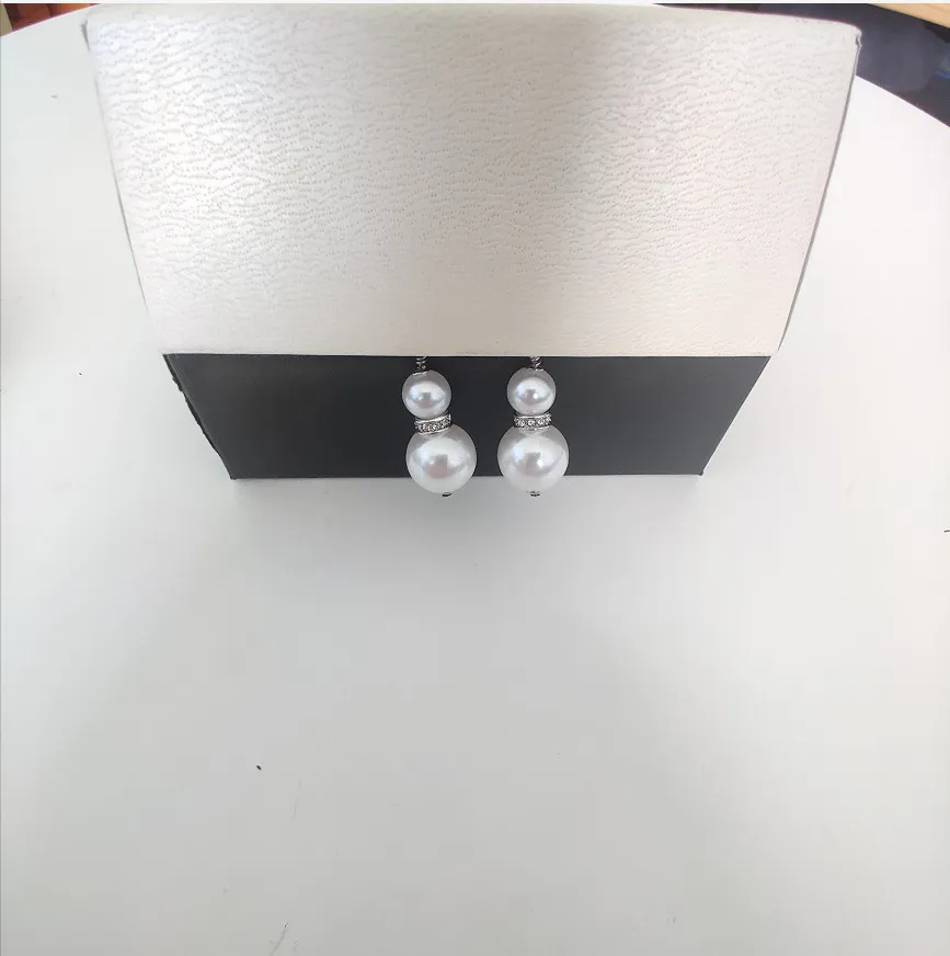 Topp lyxdesignerörhängen Pearlörhängen för kvinna S925 Sterling Silver Pin Earrings Supply178a