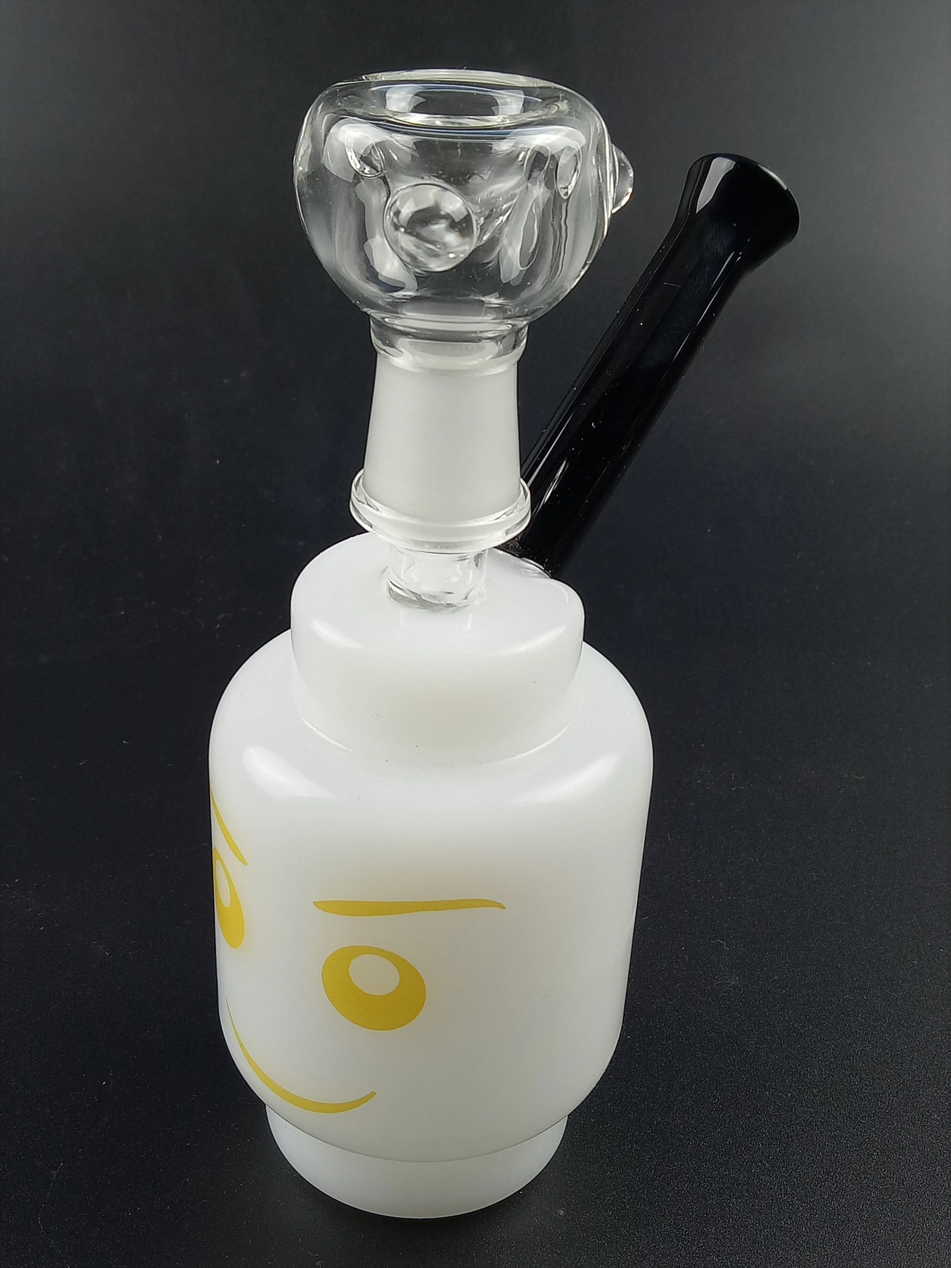 5.5INCH Glas Vattenrör Mjölk Vit Tobaksolja DAB Rig Smile Hookah 14mm Joint med skål för rökning Tillbehör