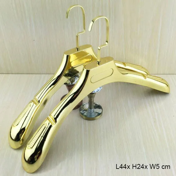 10 Pcs/Lot High Grade Beautiful Shiny Golden Wide Shoulder Luxury Gold Plastic Clothes Hanger Rack for Coats Pants Wedding Dress