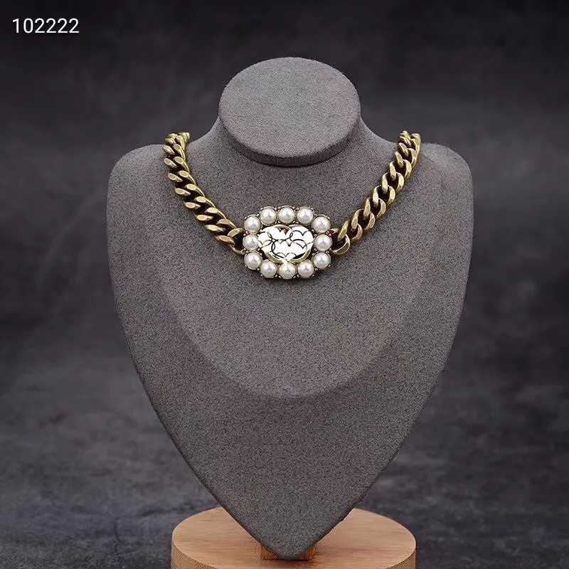 2020 new retro style pendant necklace simple wild fashion thick chain letter pearl necklace high quality jewelry accessories gift party